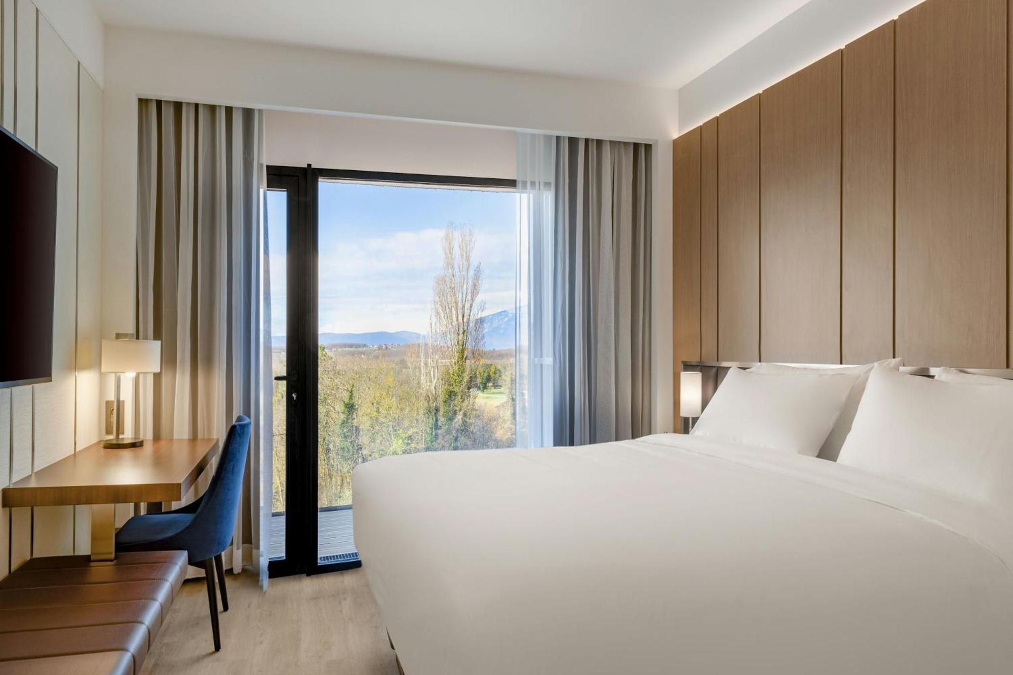 Ac Hotel By Marriott Saint-Julien-En-Genevois Eksteriør billede
