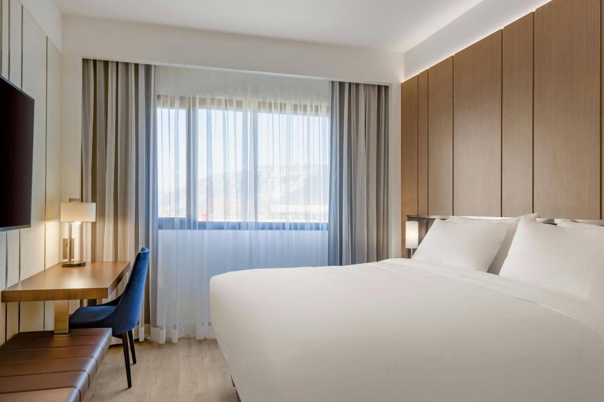 Ac Hotel By Marriott Saint-Julien-En-Genevois Eksteriør billede