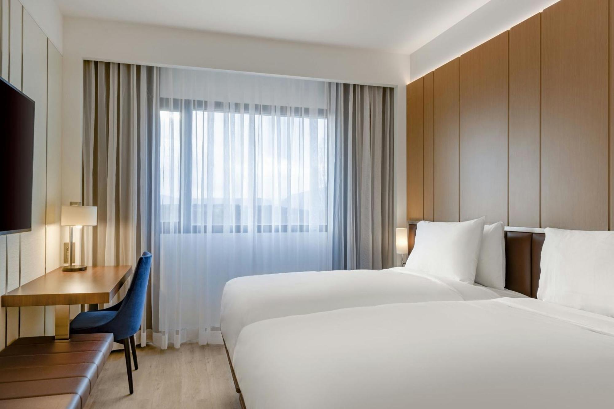 Ac Hotel By Marriott Saint-Julien-En-Genevois Eksteriør billede