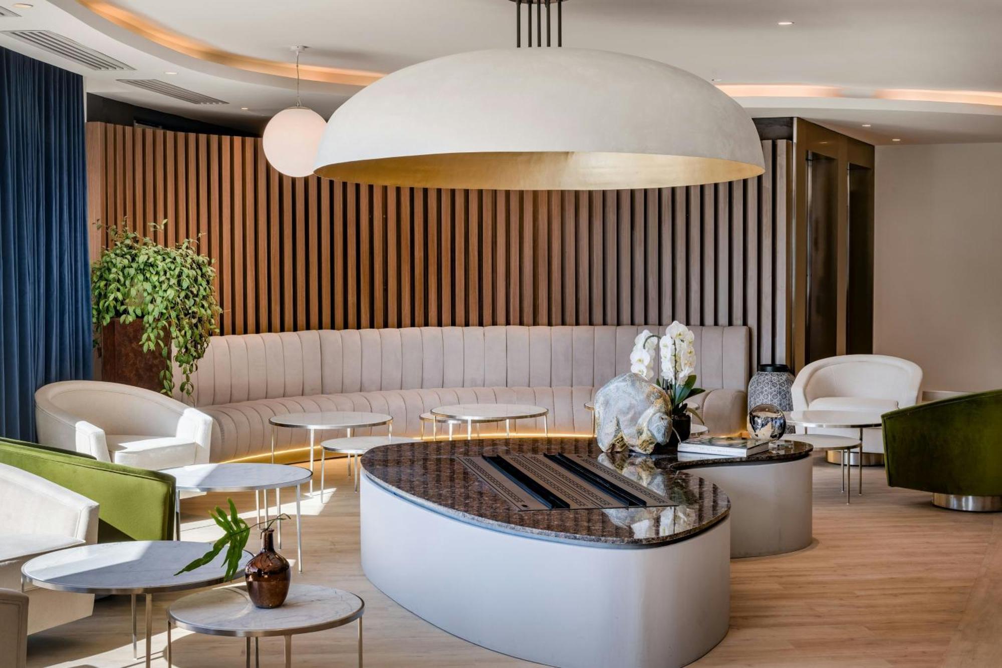 Ac Hotel By Marriott Saint-Julien-En-Genevois Eksteriør billede