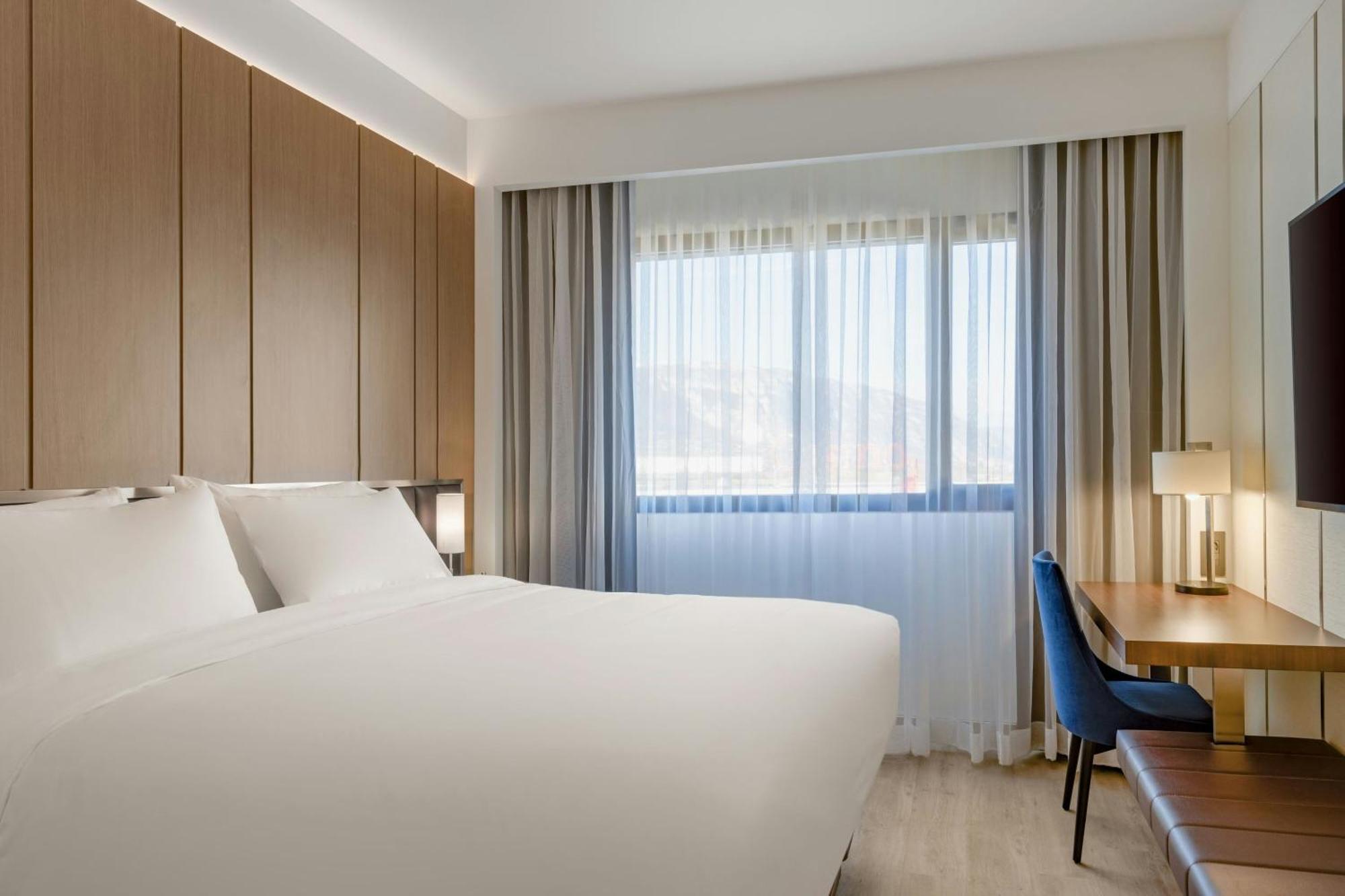 Ac Hotel By Marriott Saint-Julien-En-Genevois Eksteriør billede